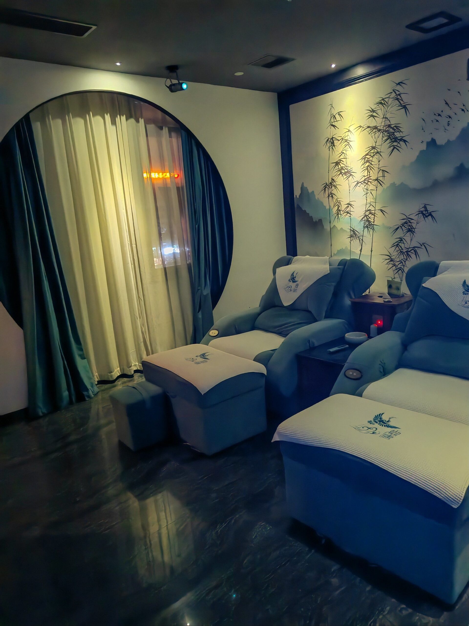 Luxury hotel outcall massage environment