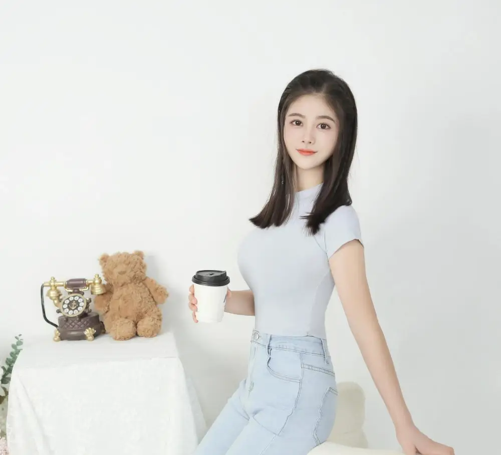 Guangzhou Female Masseuse Outcall to Hotel – Meridian Therapy for Shoulder Neck Pain – Lulu